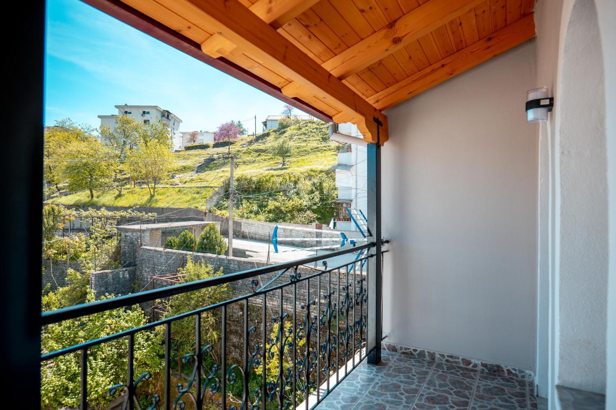 Fabio Guest House Gjirokaster Exterior photo
